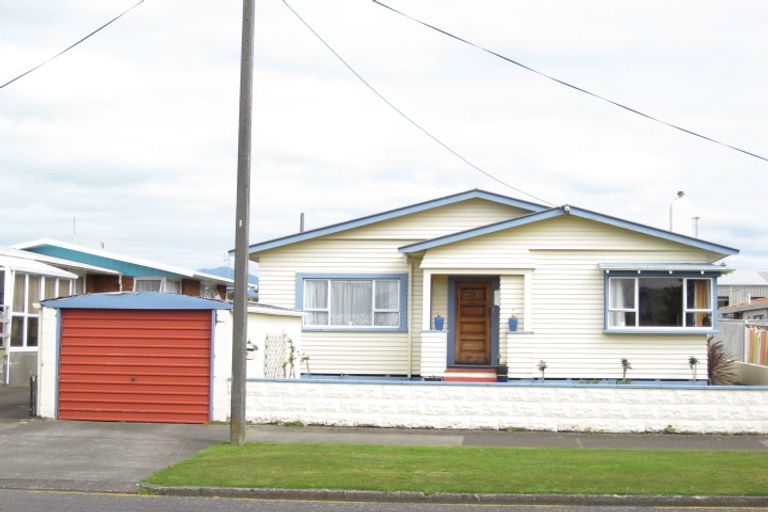 Photo of property in 8 Vogel Street, Fitzroy, New Plymouth, 4312