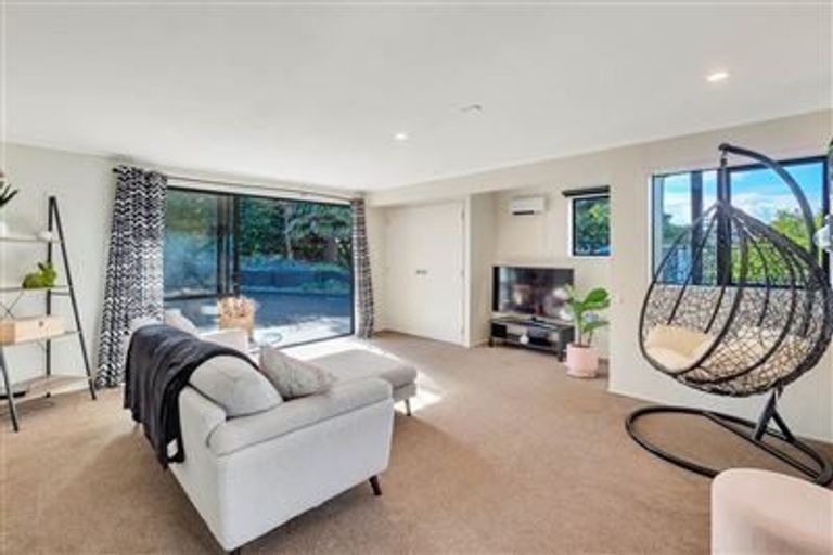Photo of property in 62 Nigel Road, Browns Bay, Auckland, 0630