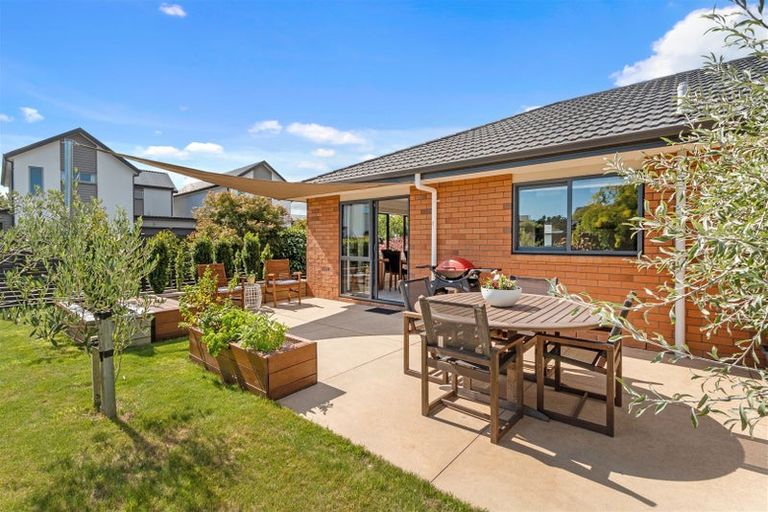 Photo of property in 25 John Campbell Crescent, Hillmorton, Christchurch, 8024