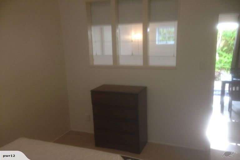 Photo of property in 14 Alton Terrace, Pakuranga Heights, Auckland, 2010