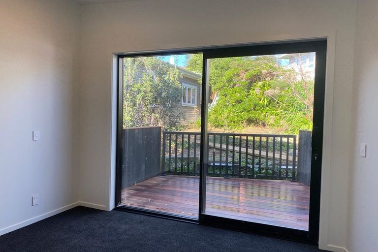 Photo of property in 30a Collins Avenue, Tawa, Wellington, 5028