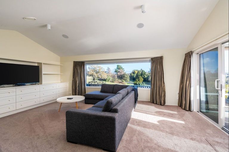 Photo of property in 5 Pukenamu Road, Rainbow Point, Taupo, 3330