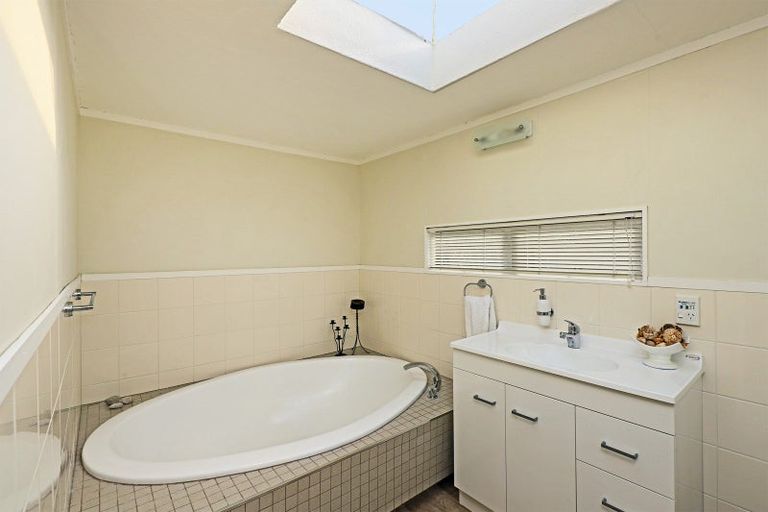 Photo of property in 17 Ewan Place, Taradale, Napier, 4112
