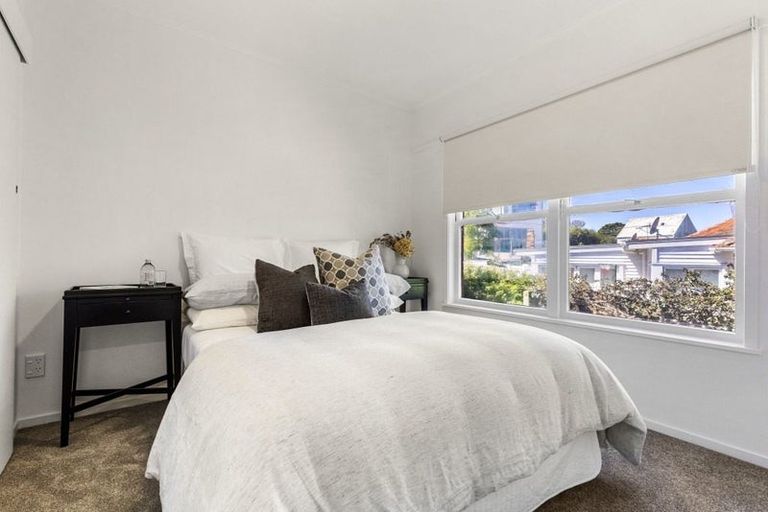 Photo of property in 6/40 Lake Road, Narrow Neck, Auckland, 0624