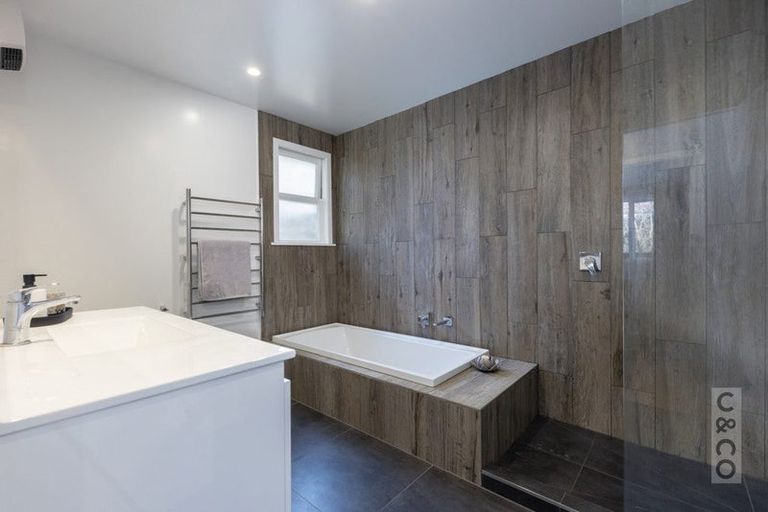 Photo of property in 23 Kaipara Portage Road, Riverhead, 0820