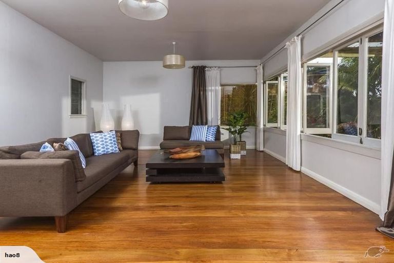Photo of property in 34 Sandown Road, Rothesay Bay, Auckland, 0630