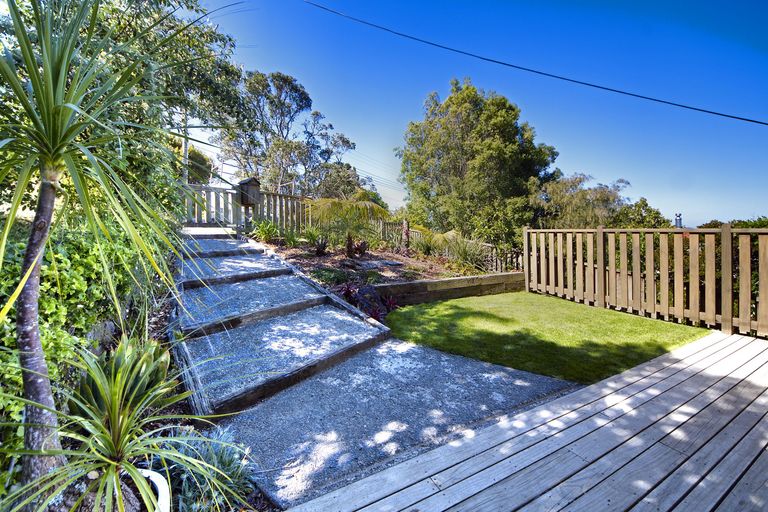 Photo of property in 3 Roland Hill, Glen Eden, Auckland, 0602