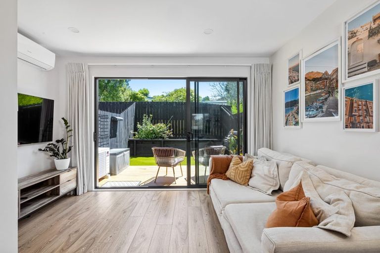 Photo of property in 5/13 Windy Ridge Road, Glenfield, Auckland, 0629