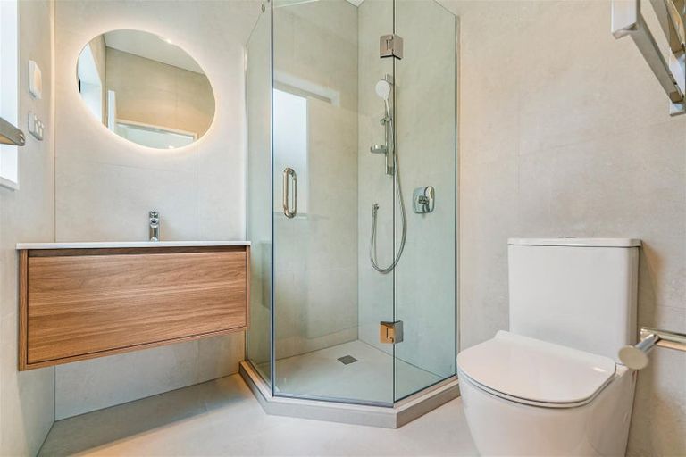 Photo of property in 40 Whakairo Crescent, Gulf Harbour, Whangaparaoa, 0930