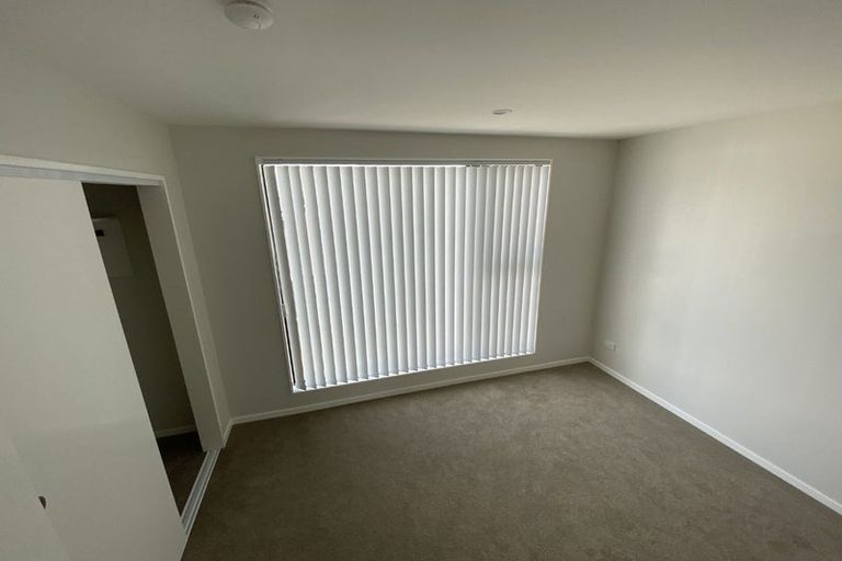 Photo of property in 35 Hinonga Loop, Silverdale, 0932