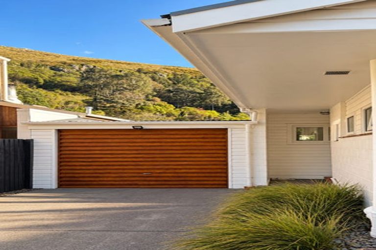 Photo of property in 16 Sumnervale Drive, Sumner, Christchurch, 8081