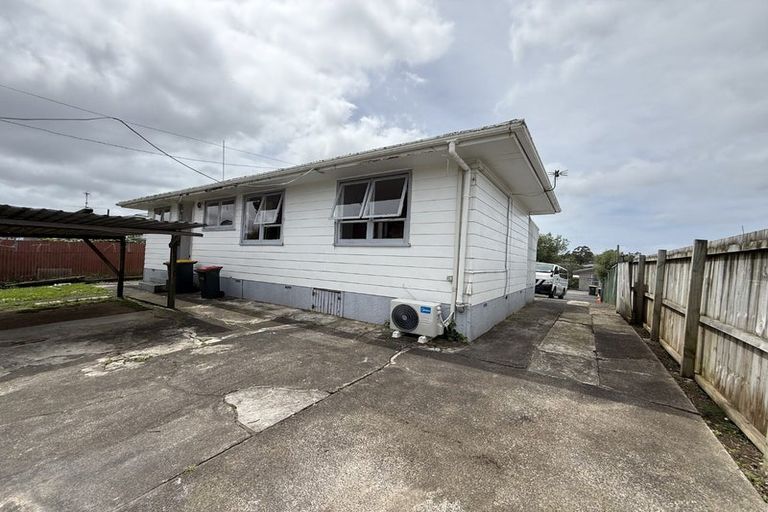 Photo of property in 26 Riverpark Crescent, Henderson, Auckland, 0610