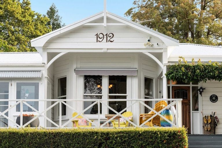 Photo of property in 19 Oliver Road, Eastern Beach, Auckland, 2012