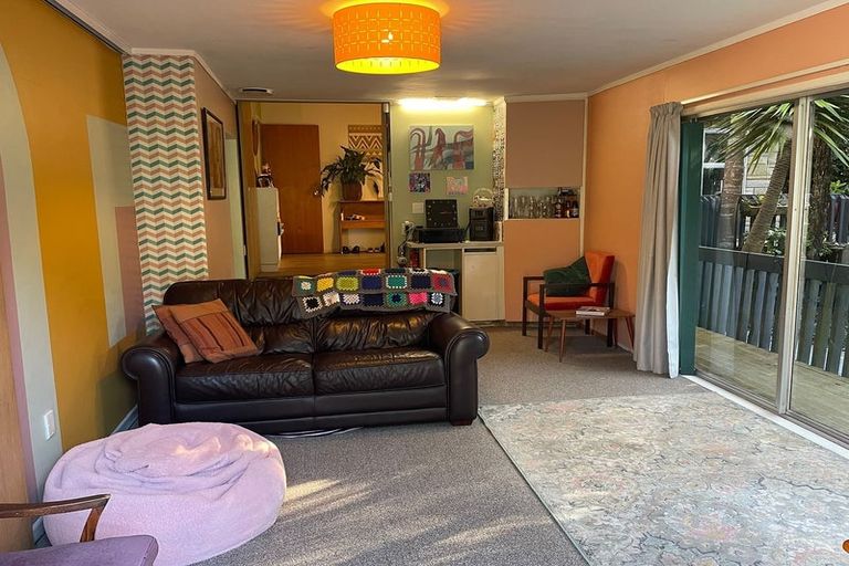 Photo of property in 148 Laingholm Drive, Laingholm, Auckland, 0604