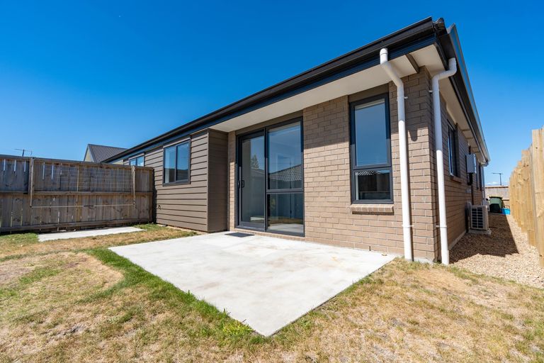 Photo of property in 53 Waruhia Crescent, Rototuna North, 3281