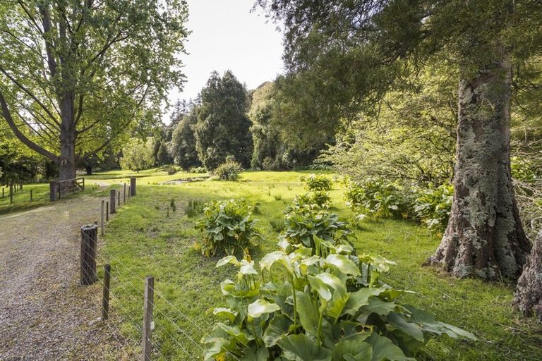 Photo of property in 169 Moonshine Valley Road, Aokautere, Palmerston North, 4471