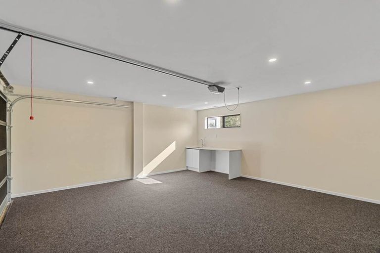 Photo of property in 8b Deuxberry Avenue, Northcote, Auckland, 0627