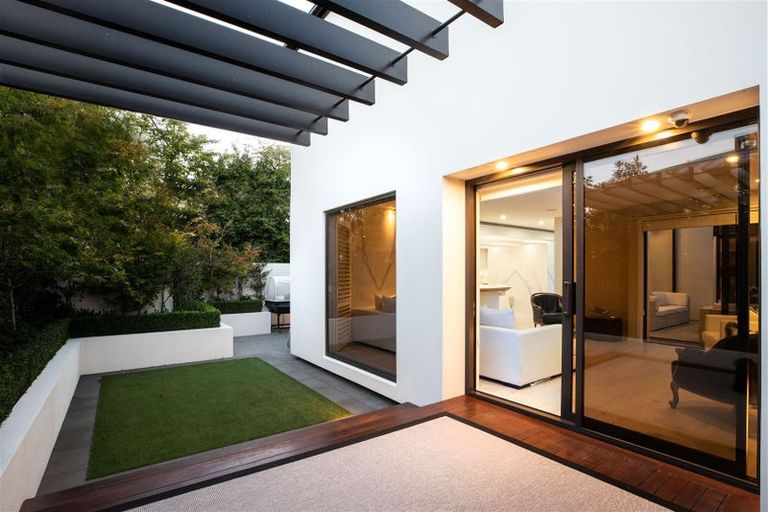 Photo of property in 14a Jacksons Road, Merivale, Christchurch, 8014