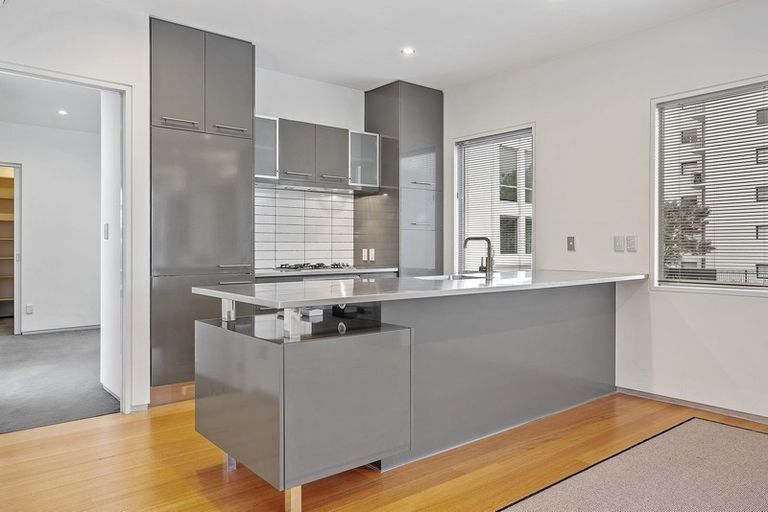 Photo of property in 30 Carlton Mill Road, Merivale, Christchurch, 8014