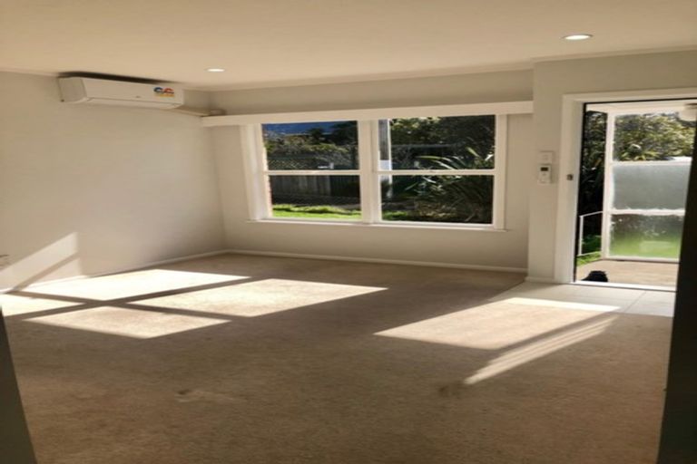 Photo of property in 4/15 Gladstone Road, Northcote, Auckland, 0627