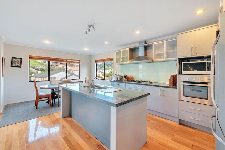 Photo of property in 41 San Marino Drive West, Henderson, Auckland, 0612