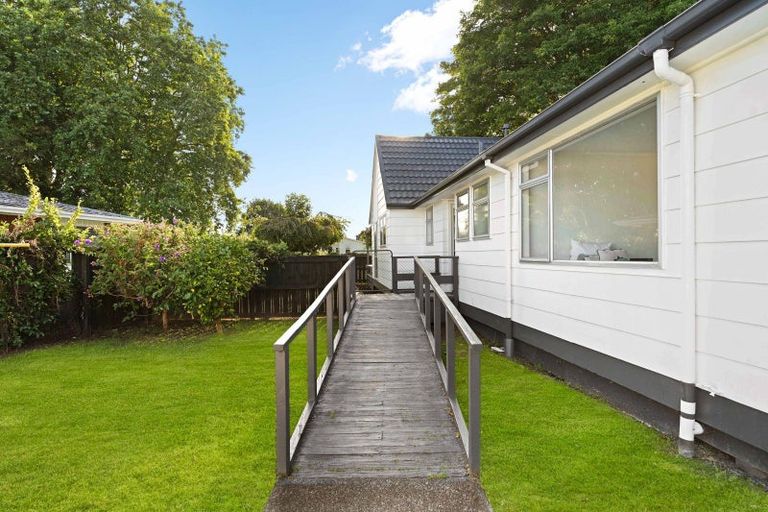 Photo of property in 19 Morrow Avenue, St Andrews, Hamilton, 3200