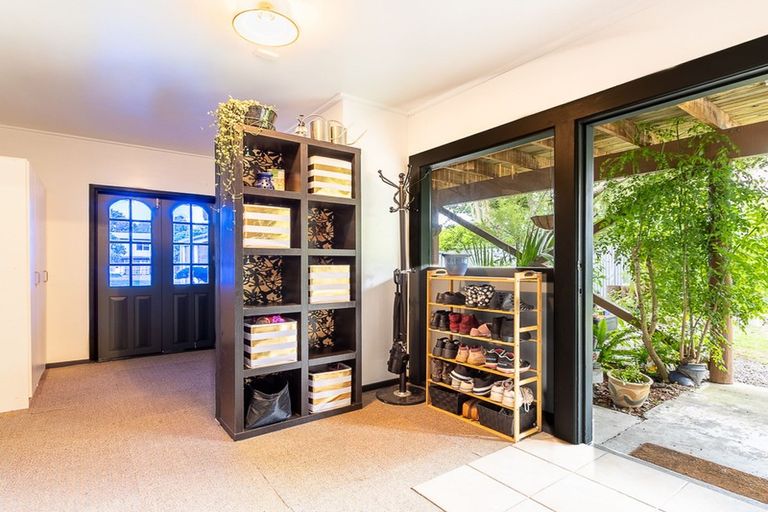 Photo of property in 27 Puriri Road, Waikanae, 5036