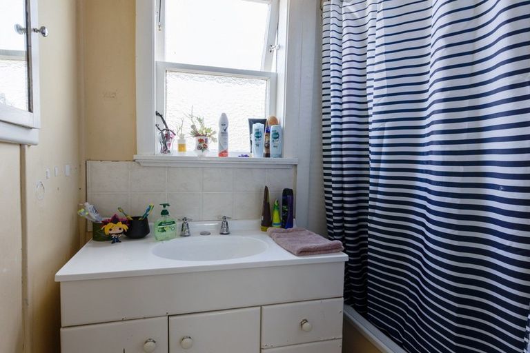 Photo of property in 12 Masters Crescent, Masterton, 5810