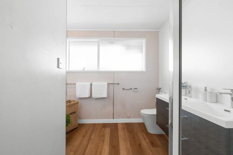 Photo of property in 2 Moorpark Place, Ilam, Christchurch, 8041