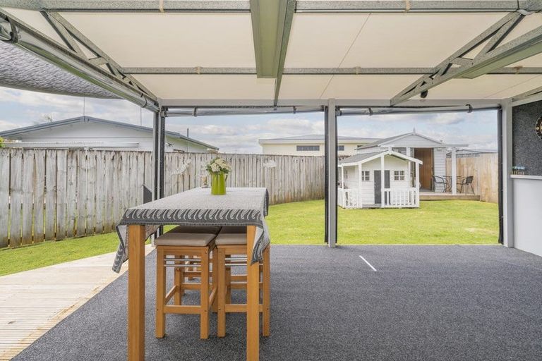 Photo of property in 1 Cholmondeley Crescent, Whitianga, 3510