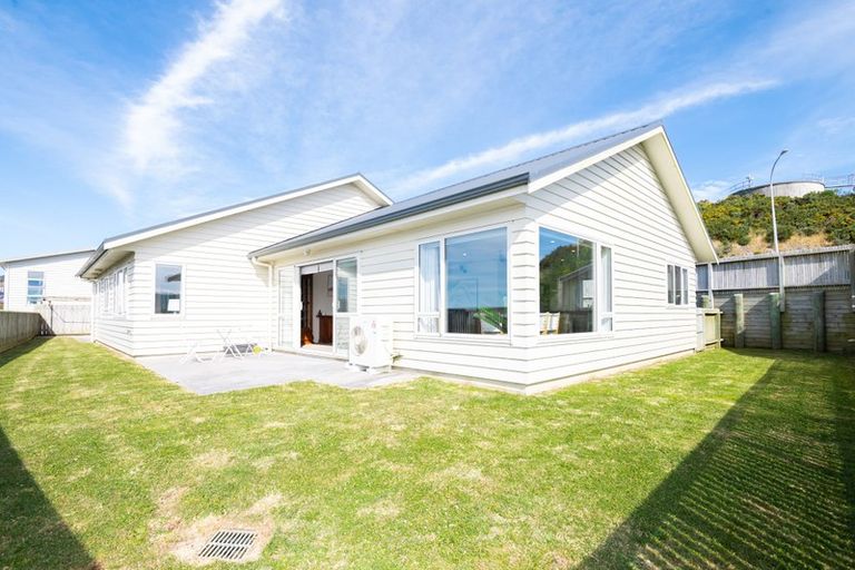 Photo of property in 195 Mark Avenue, Grenada Village, Wellington, 6037