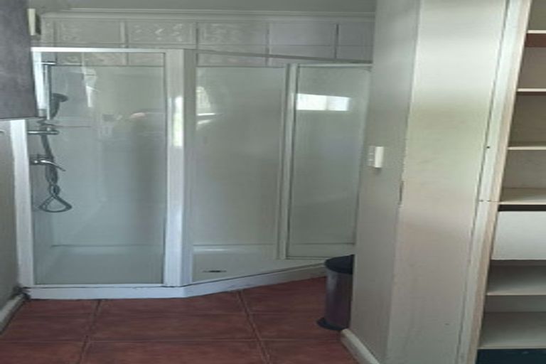 Photo of property in 23 Vanguard Road, Kelston, Auckland, 0602
