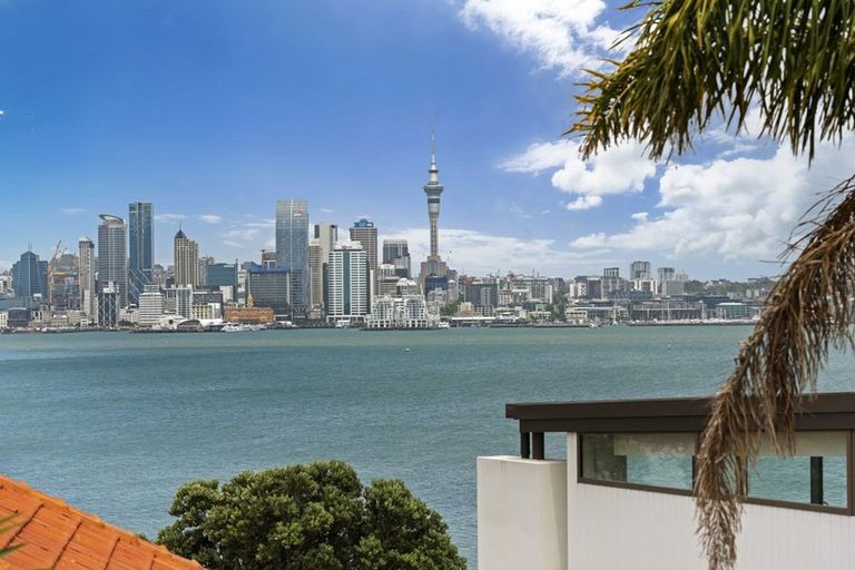 Photo of property in 31 Norwood Road, Bayswater, Auckland, 0622