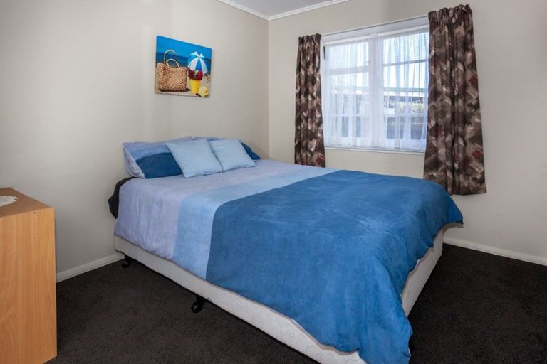 Photo of property in 114 Everitt Crescent, Whangamata, 3620