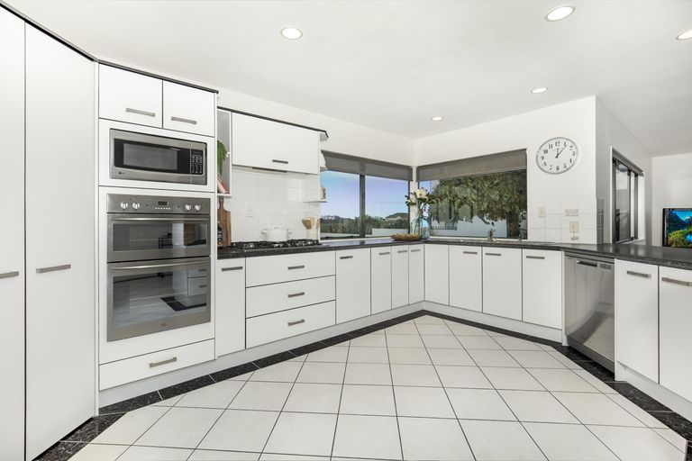 Photo of property in 82 Glenross Drive, Wattle Downs, Auckland, 2103