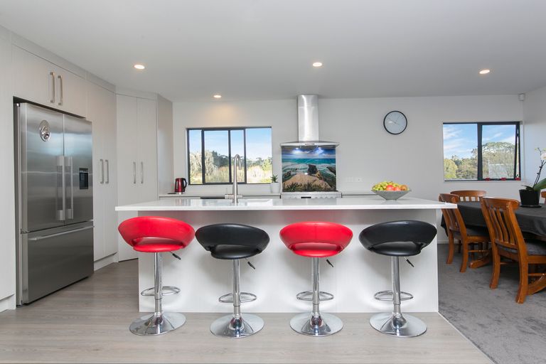 Photo of property in 16 Denehurst Drive, Waimauku, 0812