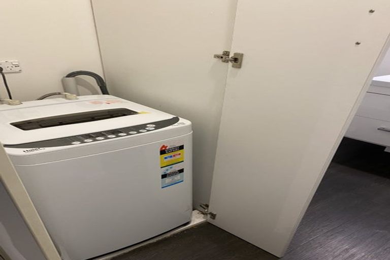 Photo of property in Pirie Street Townhouses, 3/35 Pirie Street, Mount Victoria, Wellington, 6011