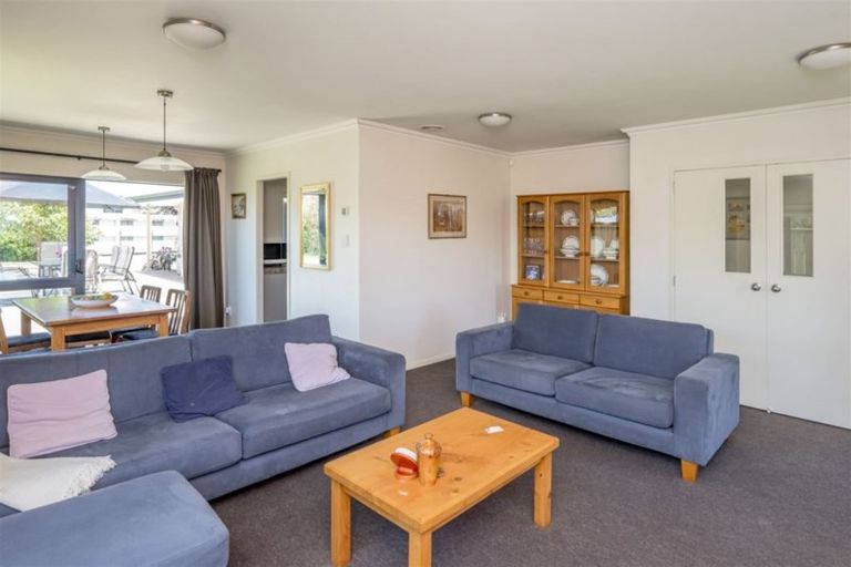 Photo of property in 6 Karlos Lane, Levin, 5510