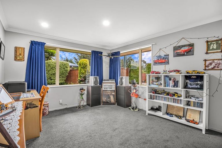 Photo of property in 10 Ropley Street, Amberley, 7410