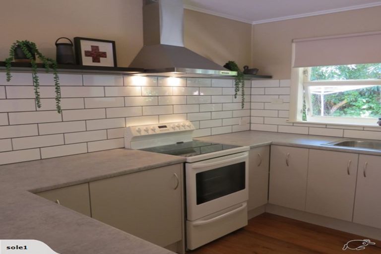 Photo of property in 2/5 Wilmshurst Place, Tawa, Wellington, 5028