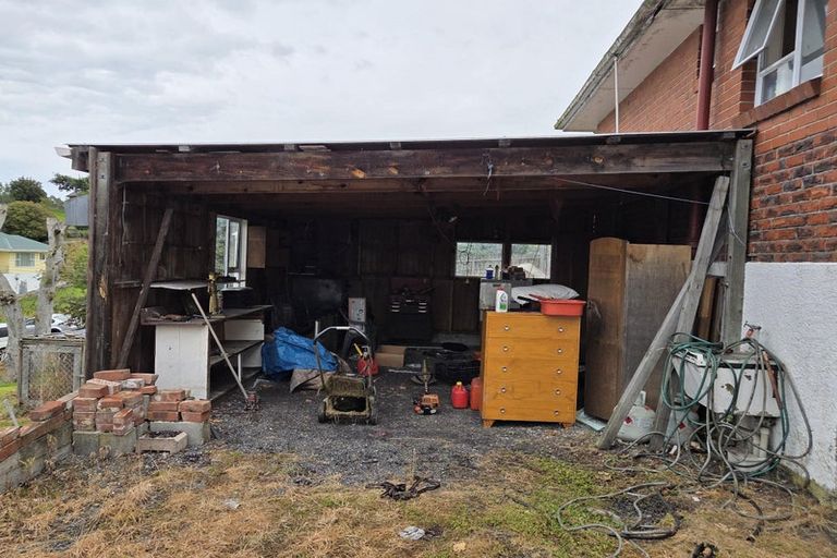 Photo of property in 221 Clyde Street, Balclutha, 9230