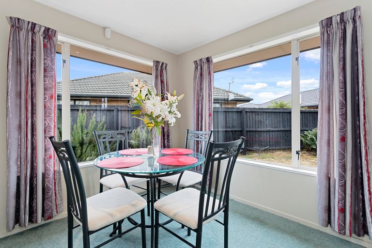 Photo of property in 2/15a Oakhampton Street, Hornby, Christchurch, 8042