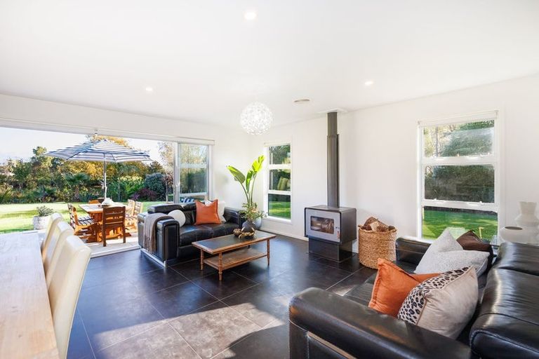 Photo of property in 849a Makerua Road, Tokomaru, Palmerston North, 4474