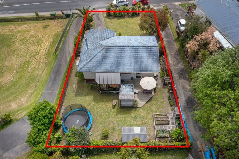 Photo of property in 53 Spinella Drive, Bayview, Auckland, 0629
