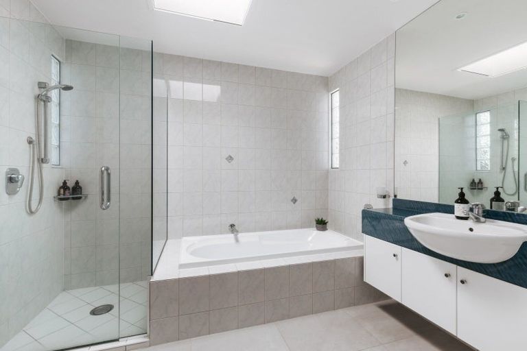 Photo of property in 94 Marine Parade, Mount Maunganui, 3116