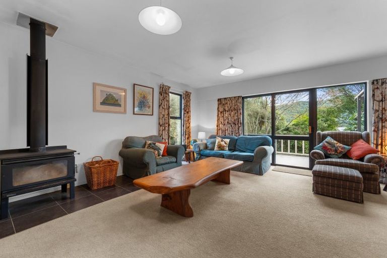 Photo of property in 34 Milton Terrace, Picton, 7220