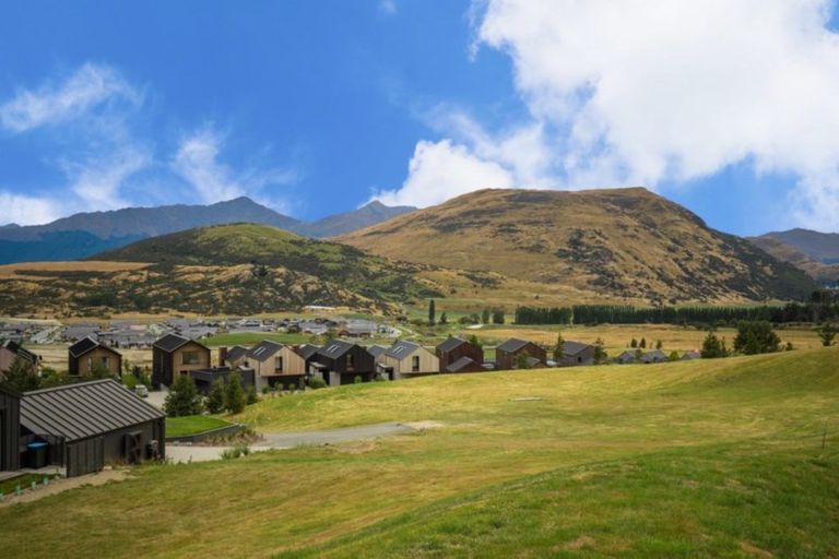 Photo of property in 6 Chimney Lane, Jacks Point, Queenstown, 9371