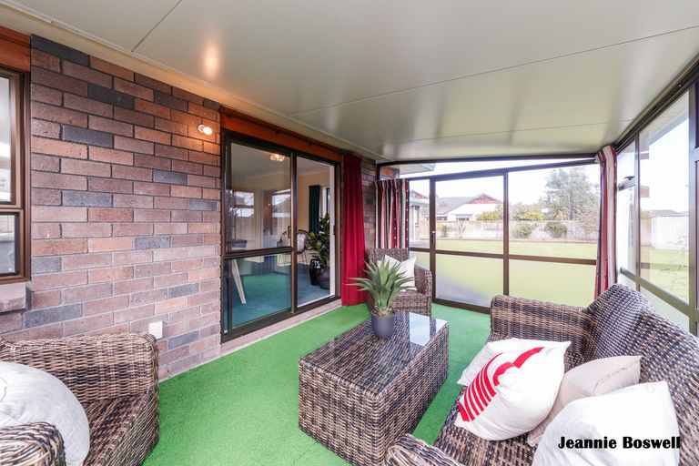 Photo of property in 19 Clearview Drive, Milson, Palmerston North, 4414