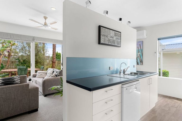 Photo of property in 25 Shoemaker Road, Waipu, 0510