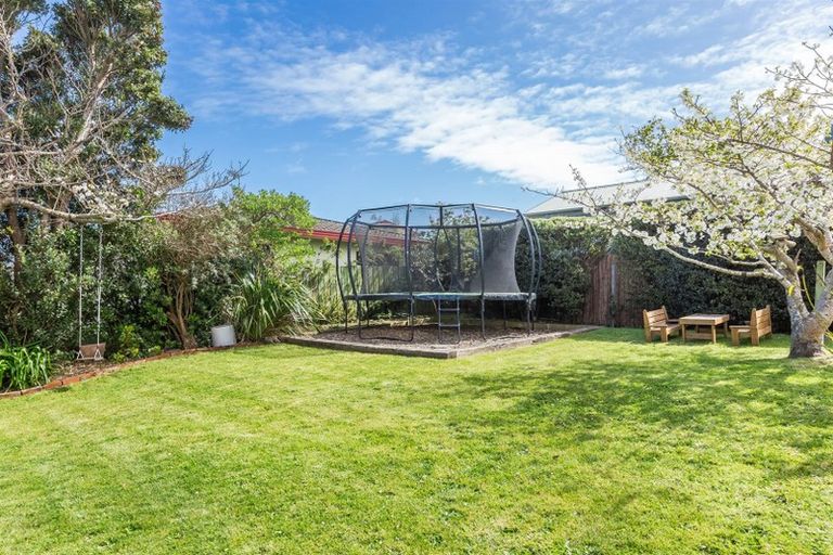 Photo of property in 6 Bay Drive, Titahi Bay, Porirua, 5022